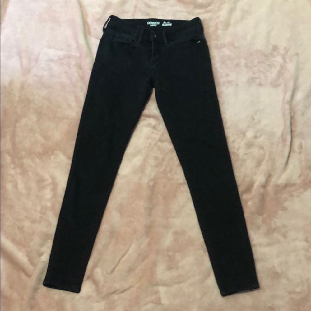 Levi’s low rise black jeggings